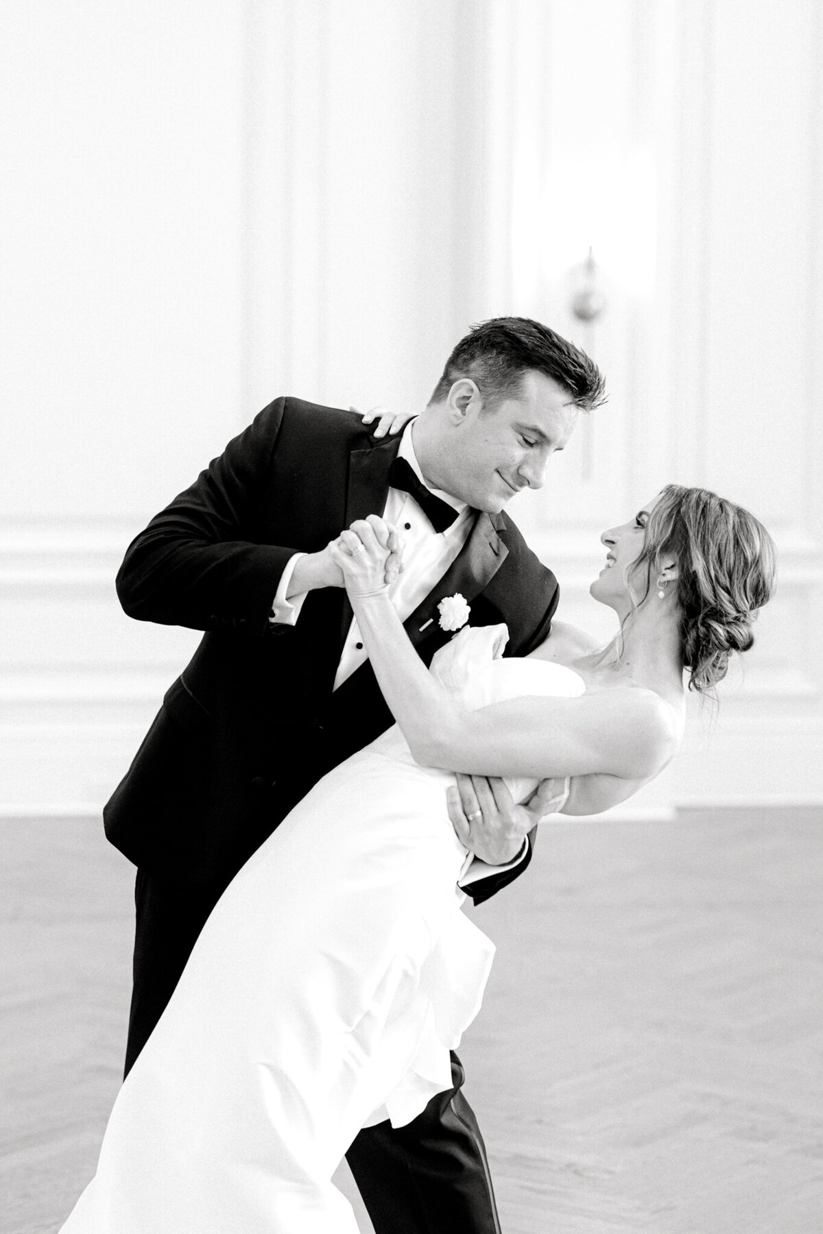 Virginia & Michael's Wedding at the Adolphus Hotel | Dallas Wedding Photographer | Sami Kathryn Photography-177