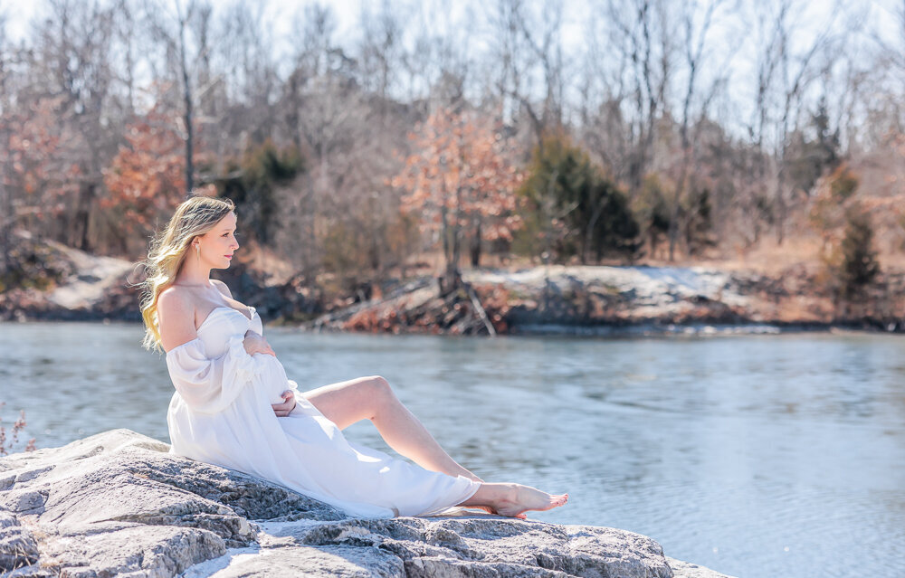 winter maternity session