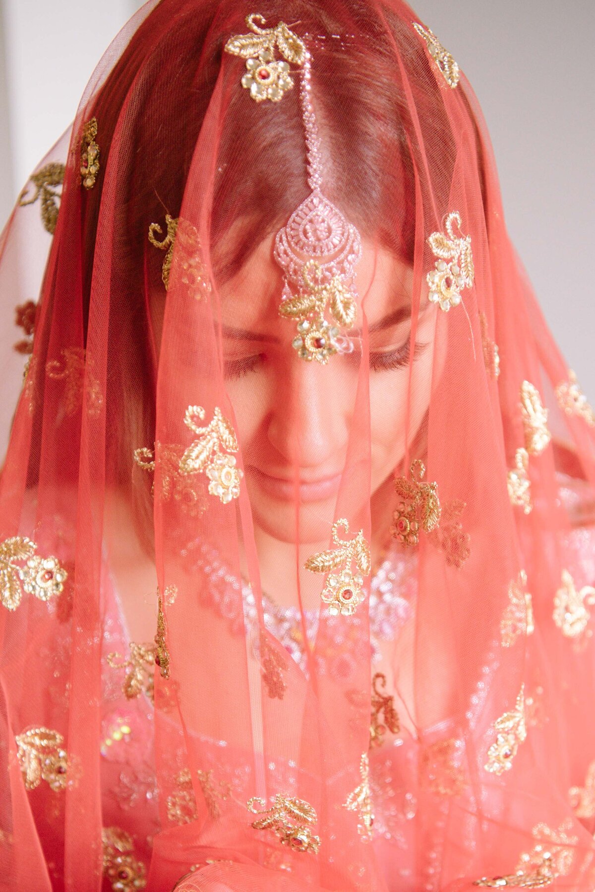 editorial indian egyptian bride with veil l hewitt photography-1