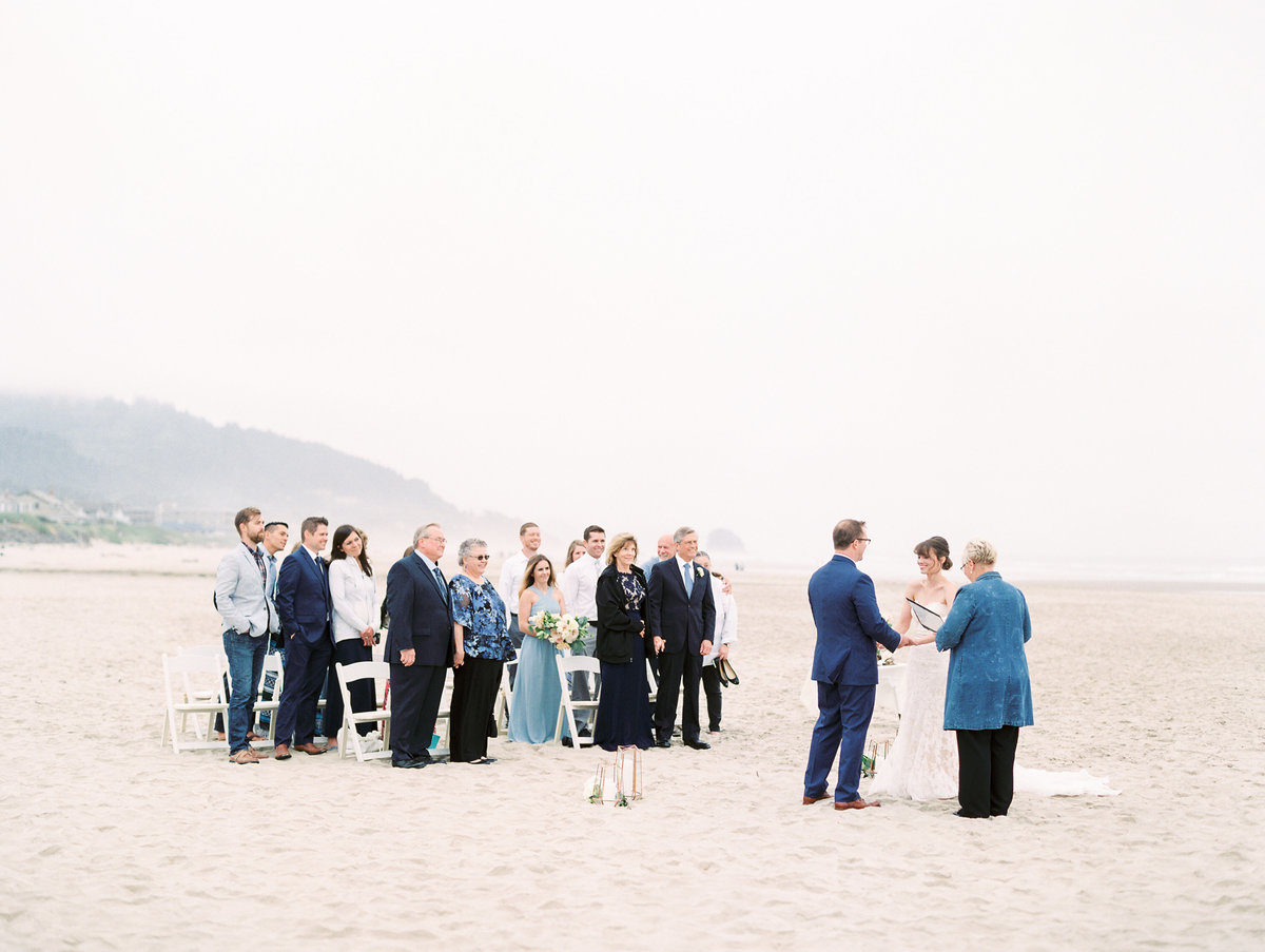 cannon-beach-wedding-at-stephanie-inn-21