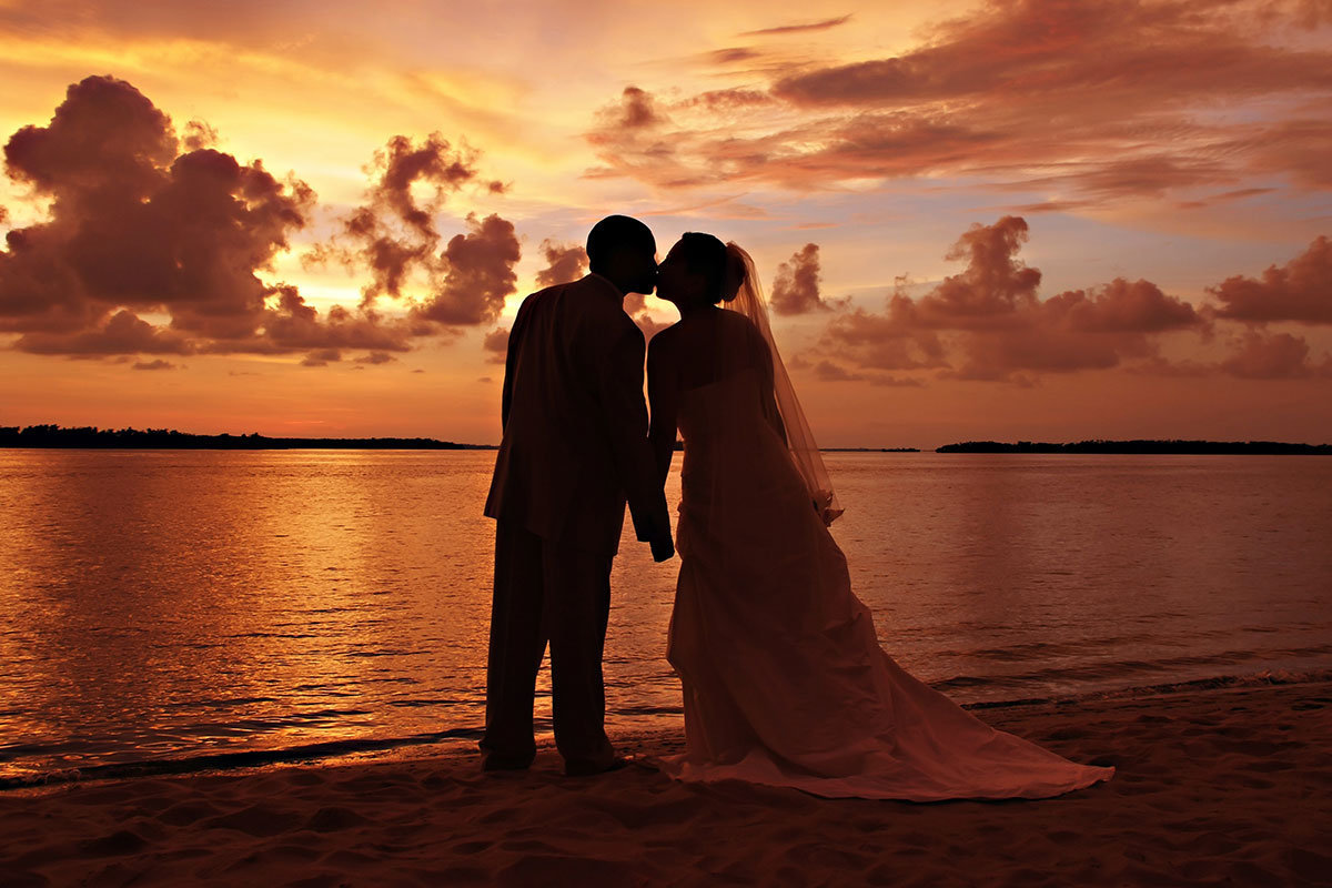 sanibel harbour sunset wedding photo florida