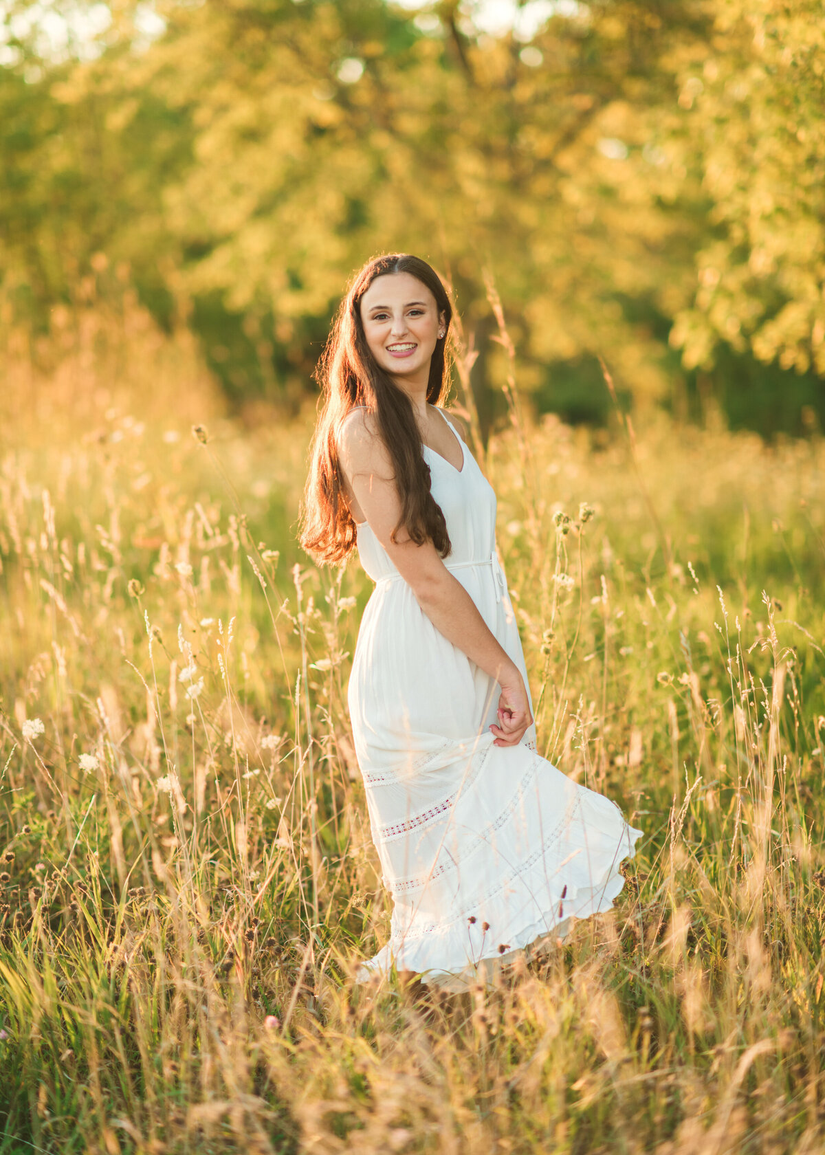 Des Moines-Iowa-Senior-Girl-Photographer-Theresa-Schumacher-Photography-Nature-Summer-White-Dress