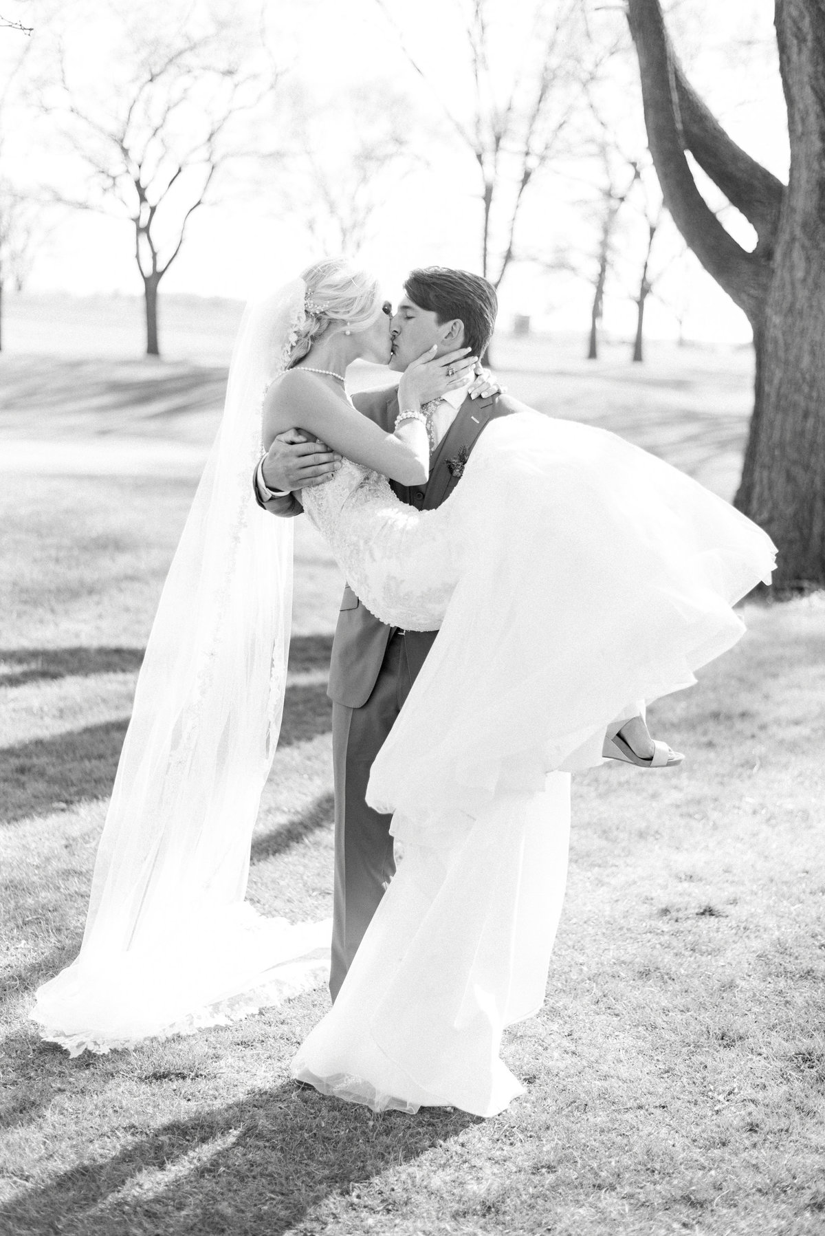 iowa wedding photographer -wildflower wedding pictures-17