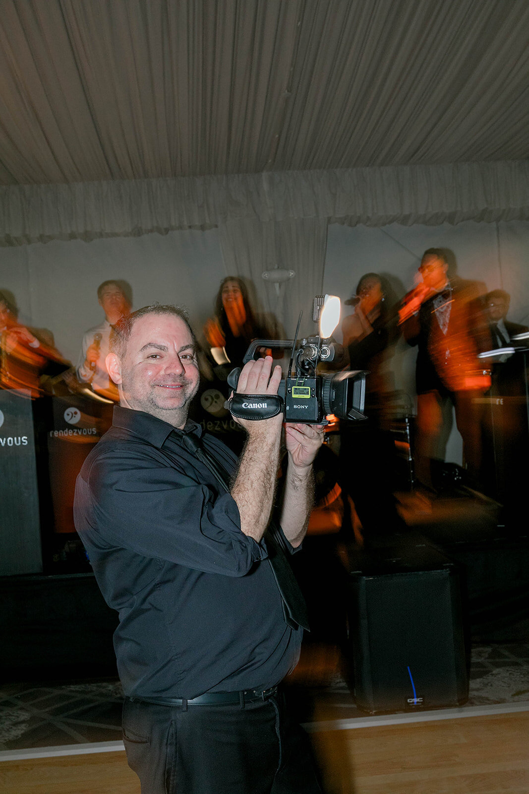 Eliana-Melmed-Photography-Chicago-LosAngeles-Jewish-WeddingPhotography-Dancefloor-00077