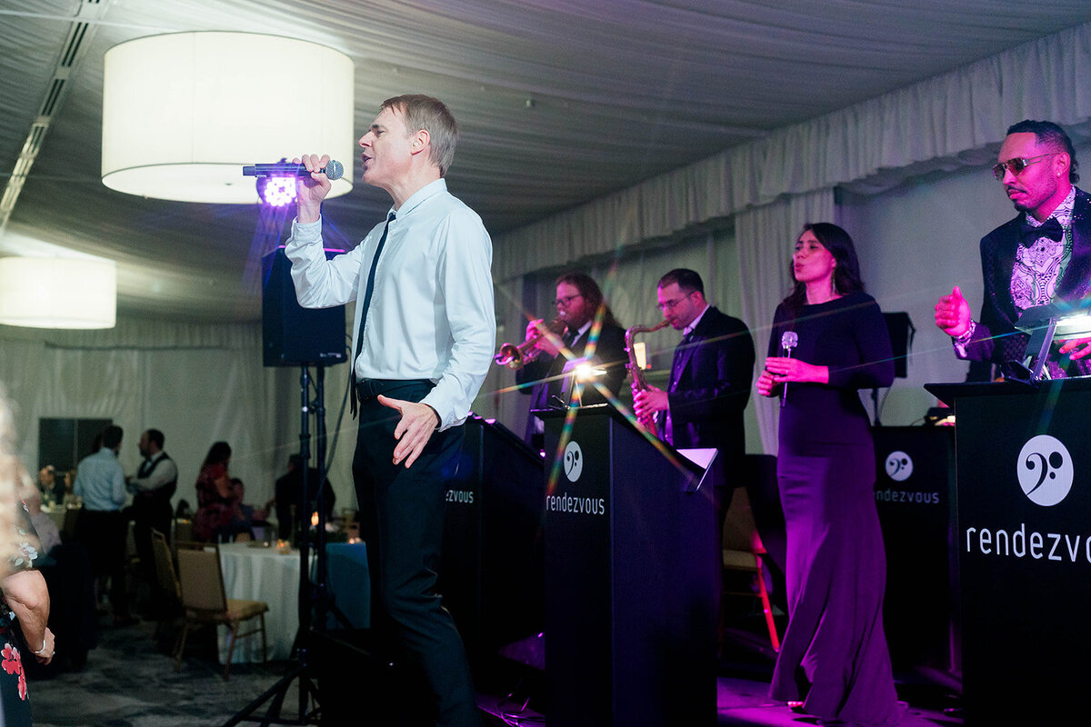Eliana-Melmed-Photography-Chicago-LosAngeles-Jewish-WeddingPhotography-Dancefloor-00126