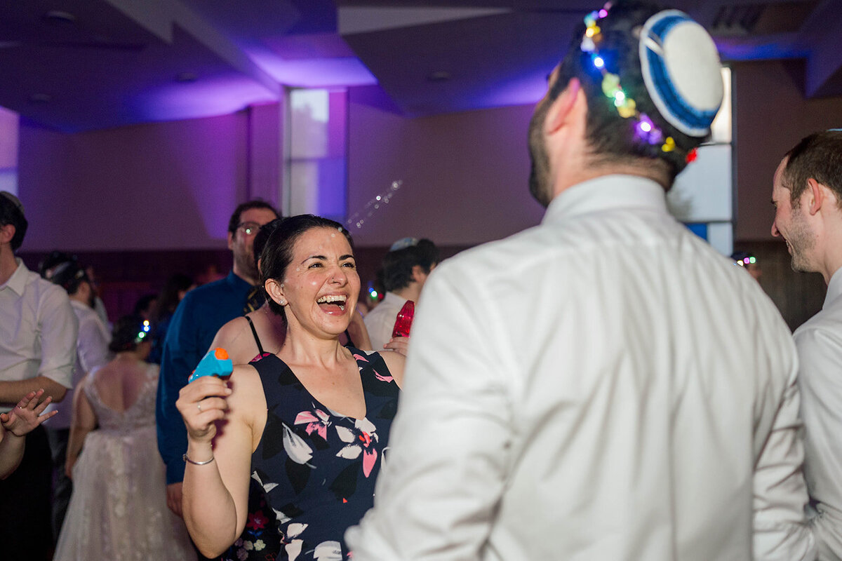 Eliana-Melmed-Photography-Chicago-LosAngeles-Jewish-WeddingPhotography-ElianaSklar-DanceFloor-00136
