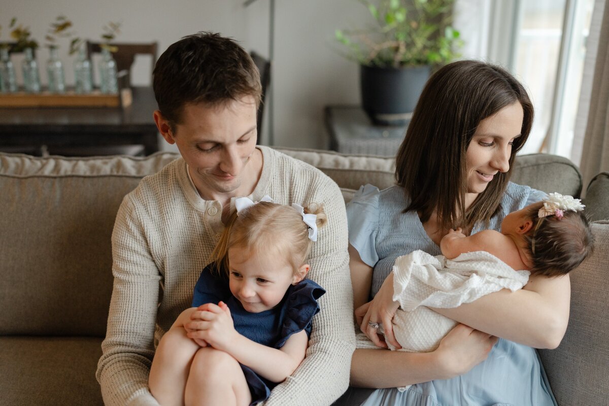 Relaxed-Newborn-Photography-in-Milwaukee-13