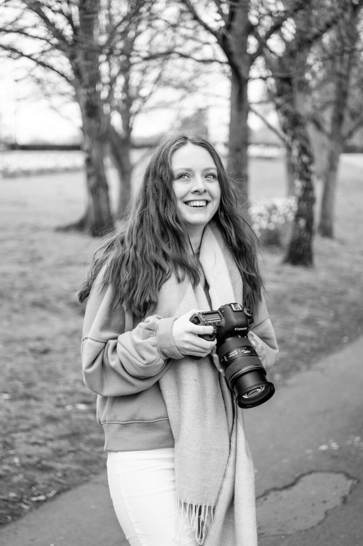 Chloe Bolam - Milton Keynes Buckinghamshire UK Branding Photographer - Photographer Brand Photoshoot - 06.04.2022 -3