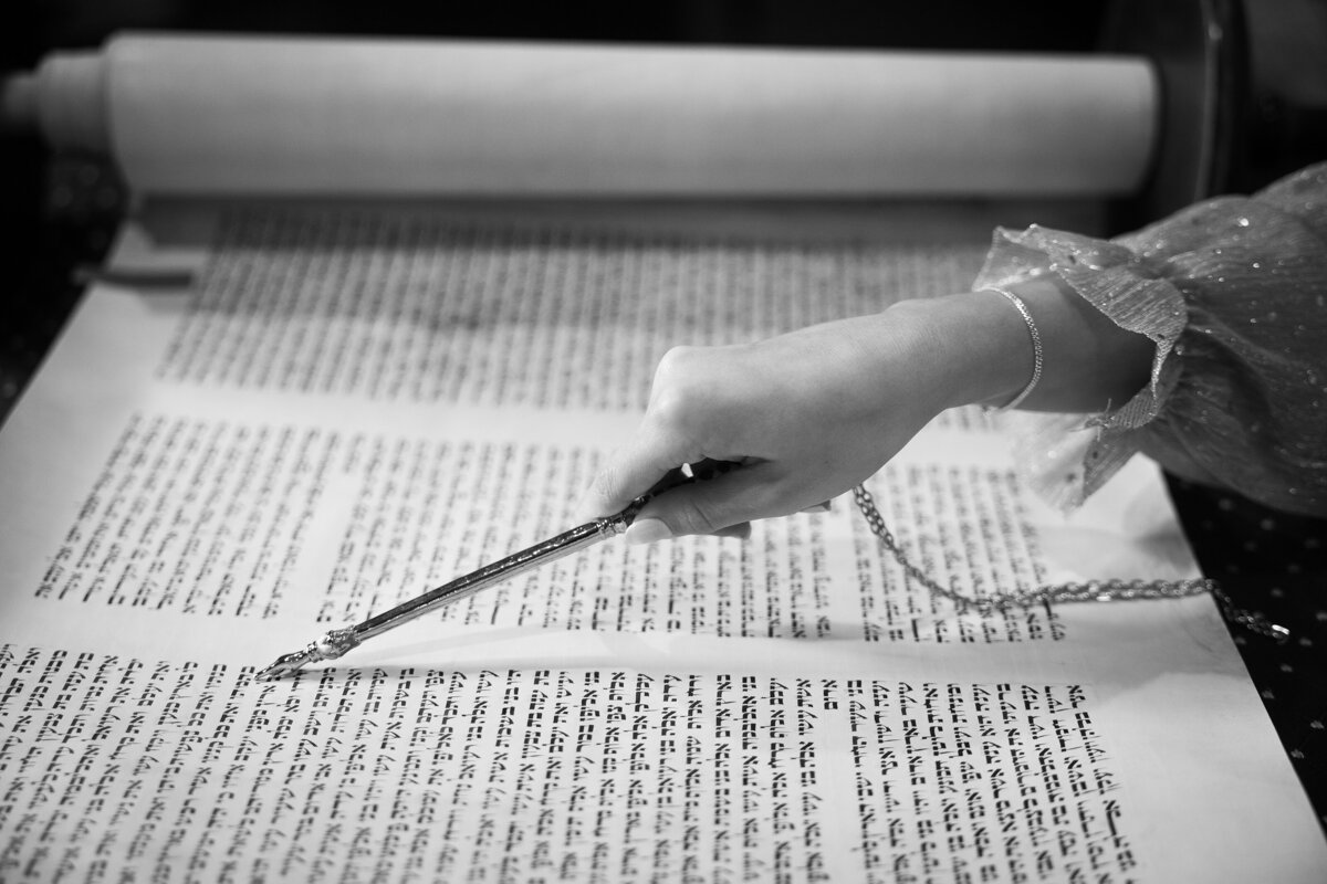 torah-black-and-white-mitzvah-temple-nj