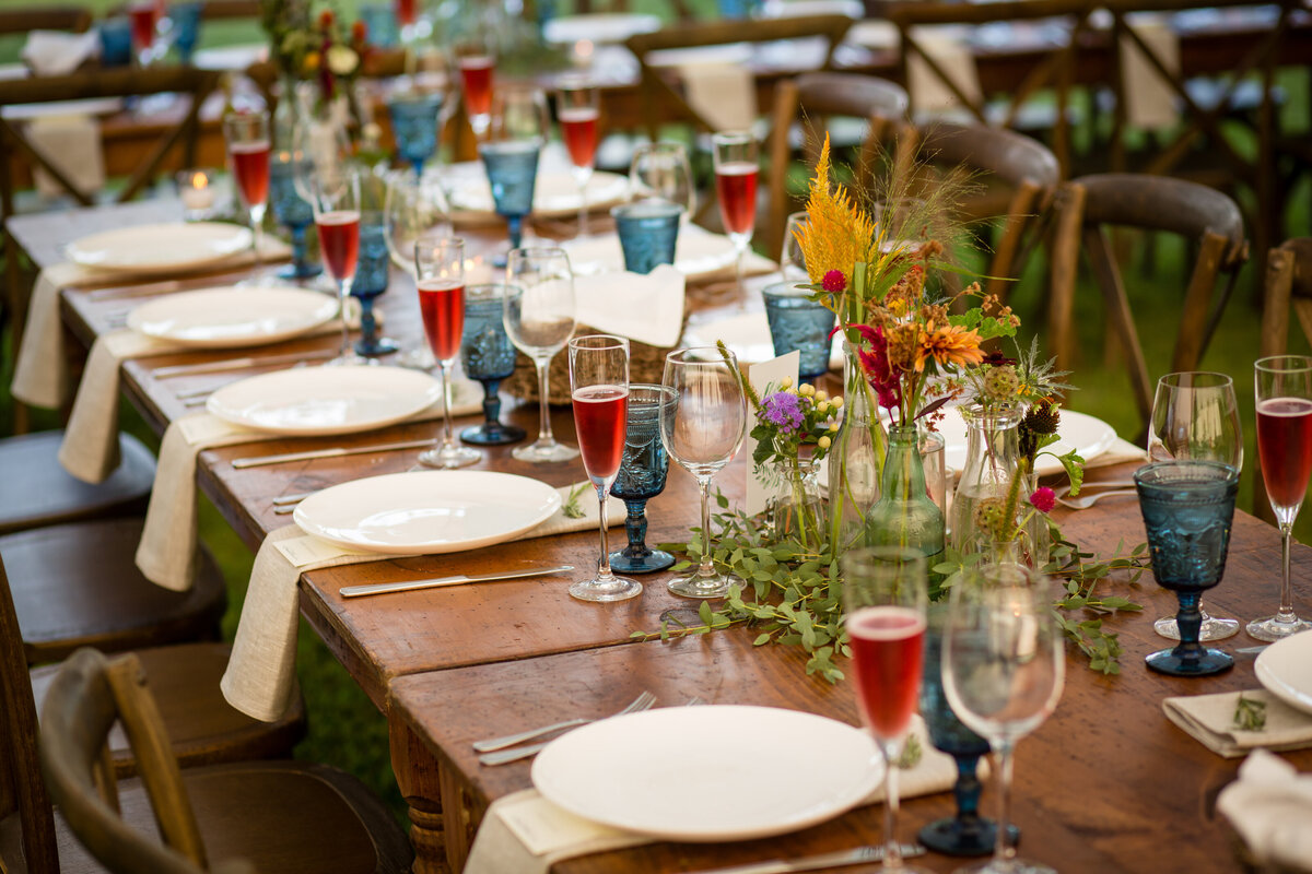 Witness the magic of this breathtaking wedding moment at a Chesterwood Berskshires, skillfully captured by photographer Matthew Cavanaugh.