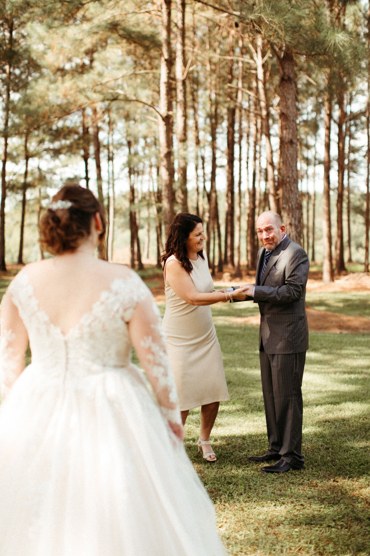 wayensboro-mississippi-ms-pine-junction-bride-first-look-with-dad