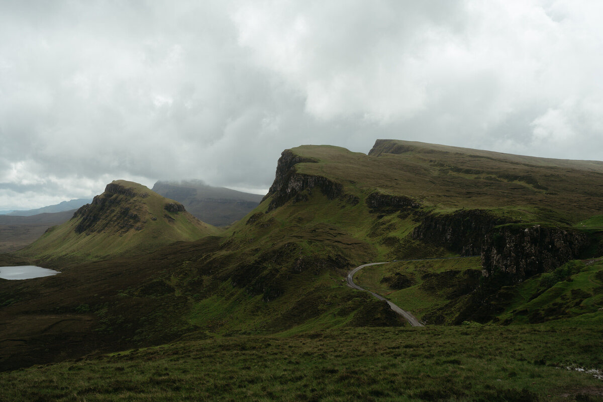 the_chaffins_international_destination_wedding_elopement_photographers_sammie_chaffin_micah_editorial_adventure_photos_travel_isle_of_skye_scotland_19