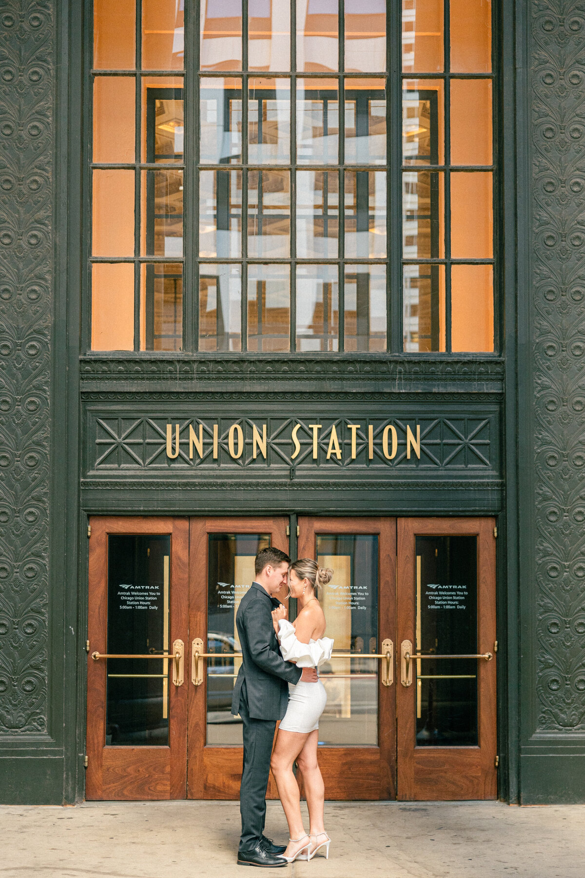 Lexi Benjamin Photography_Classy Chicago Engagement-36