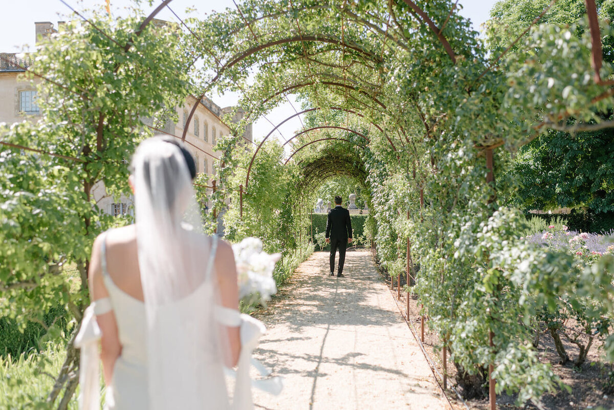 luxurious-wedding-in-the-french-gardens-2