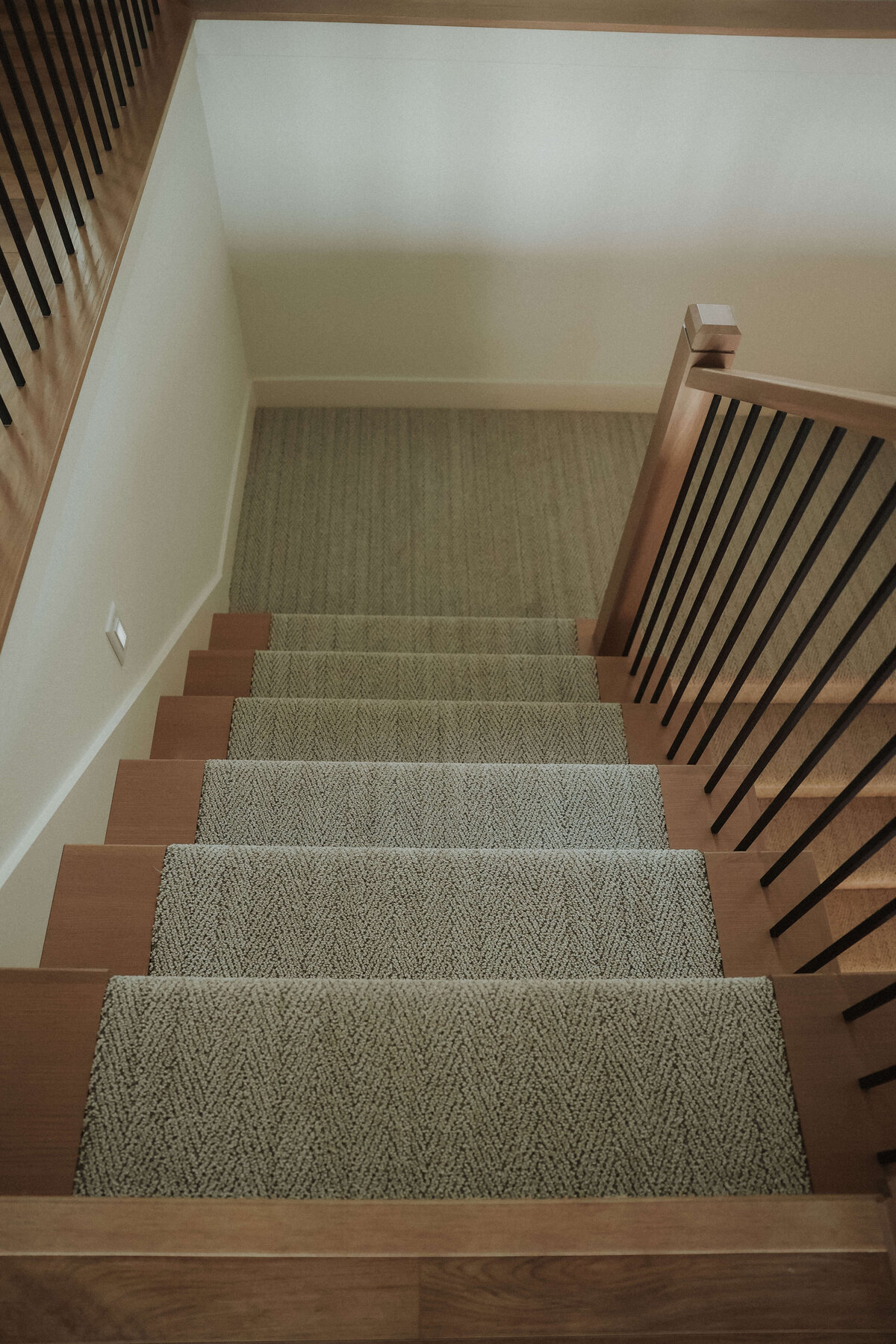 4108-Stairs-Panora-Central-Iowa-Custom-Home-JRL-Builders-E23A8975
