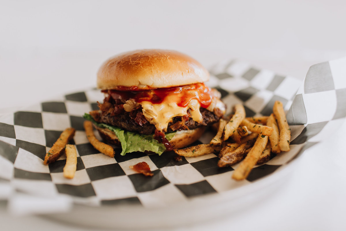 honest abes hamburger food photographer lincoln nebraska commercial restaurant photography