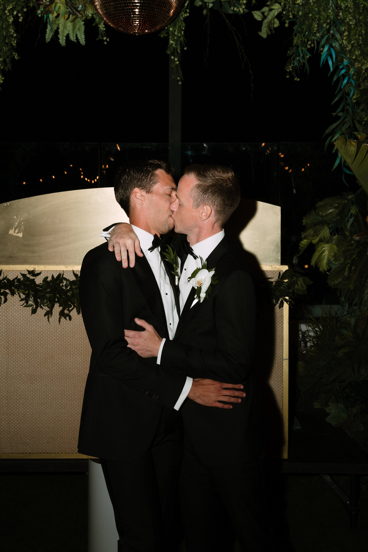 2023_beverlyhills-luxury-summer-gay-wedding-adam-griffin-photo-79