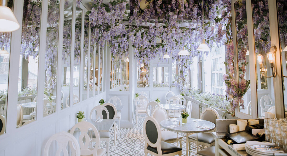 Luxurious wedding reception with beautiful florals