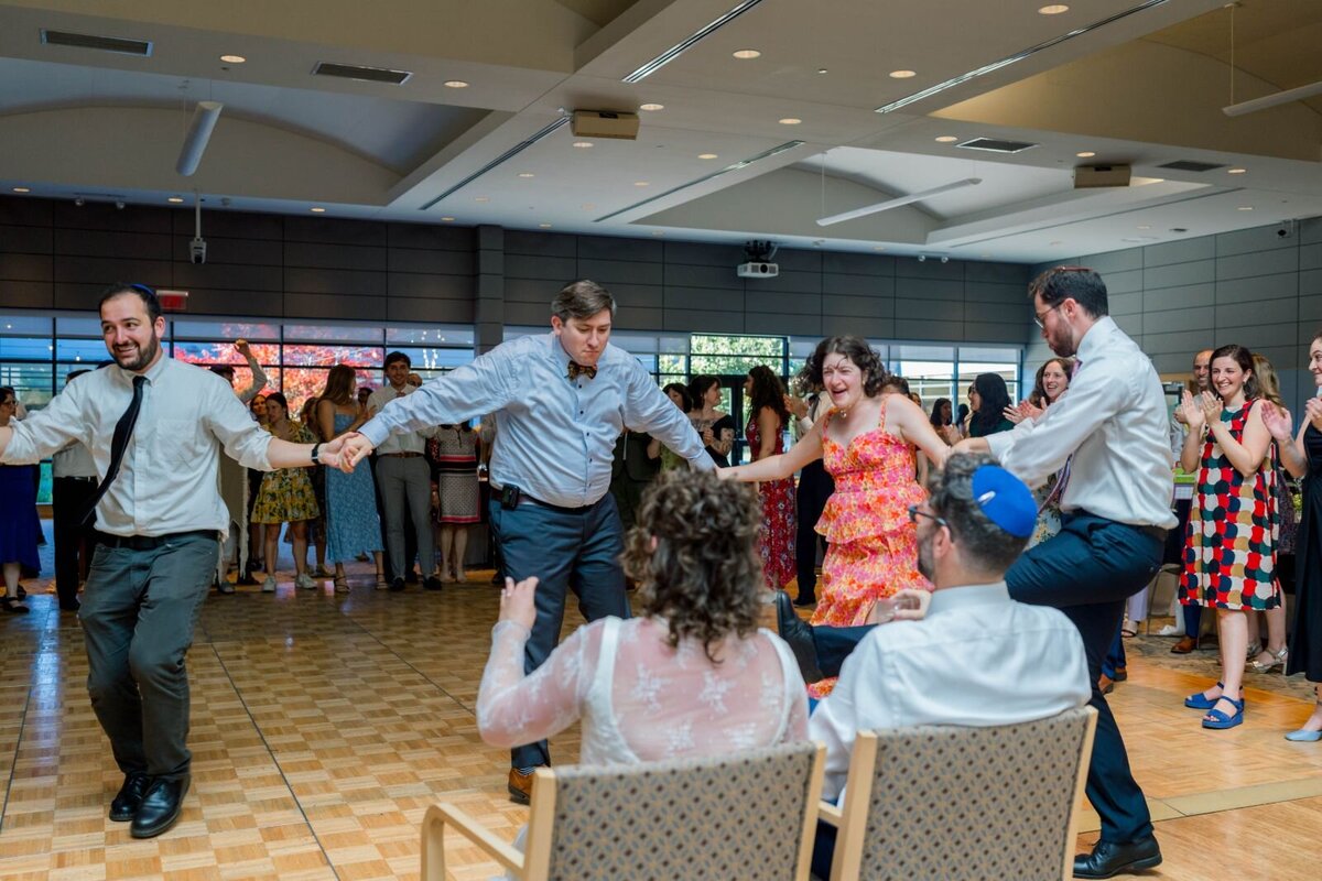 Eliana-Melmed-Photography-Chicago-LosAngeles-Jewish-WeddingPhotography-ShulaNoah-Shtick-00090