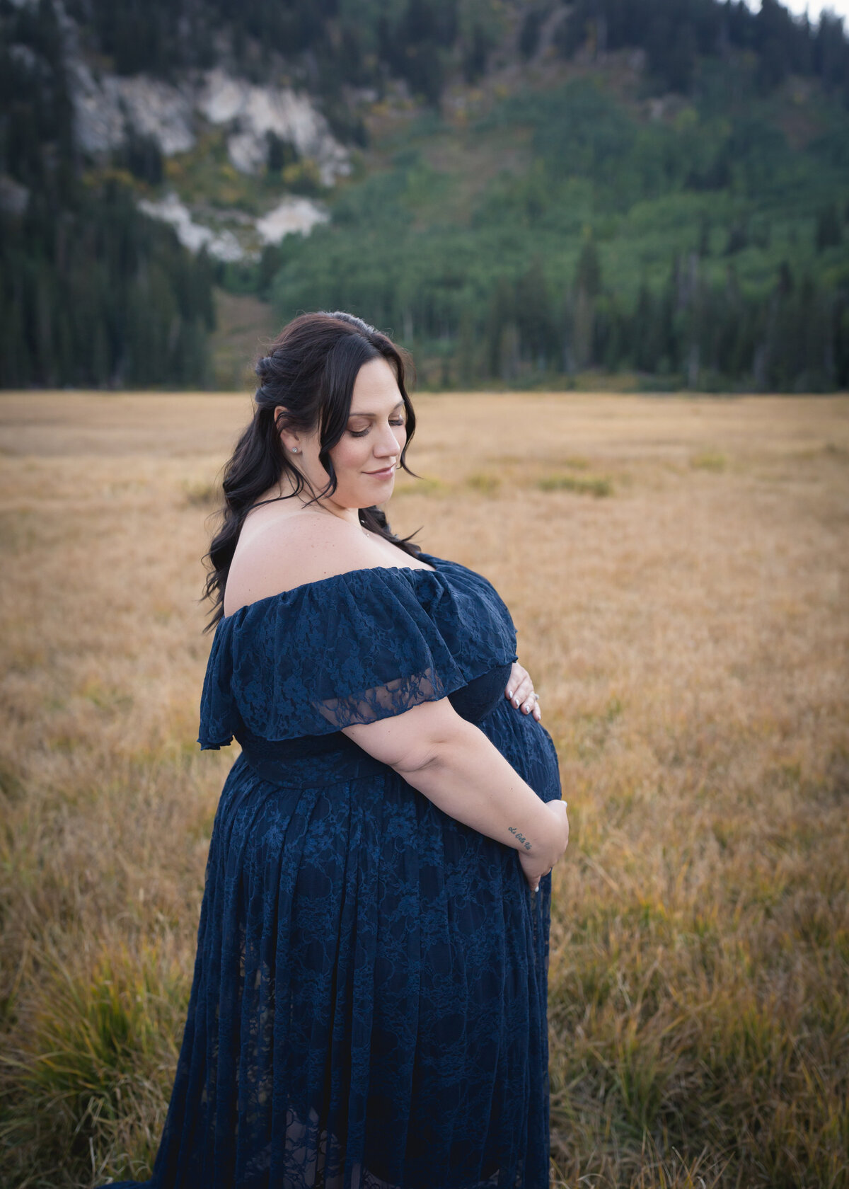 Mountain maternity session in Utah. Photo by Diane Owen Photography.