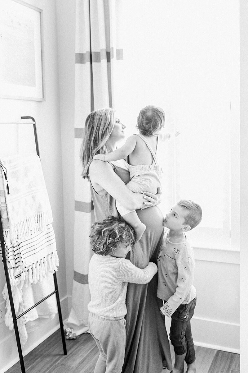Mount-Pleasant-Maternity-Session-In-Home-Lifestyle_0060