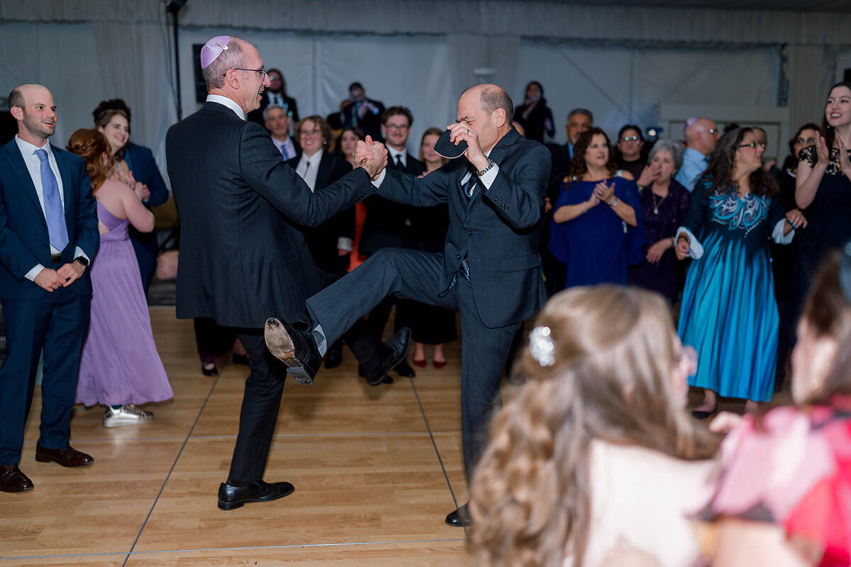 Eliana-Melmed-Photography-Chicago-LosAngeles-Jewish-WeddingPhotography-SimchaDancing-00124