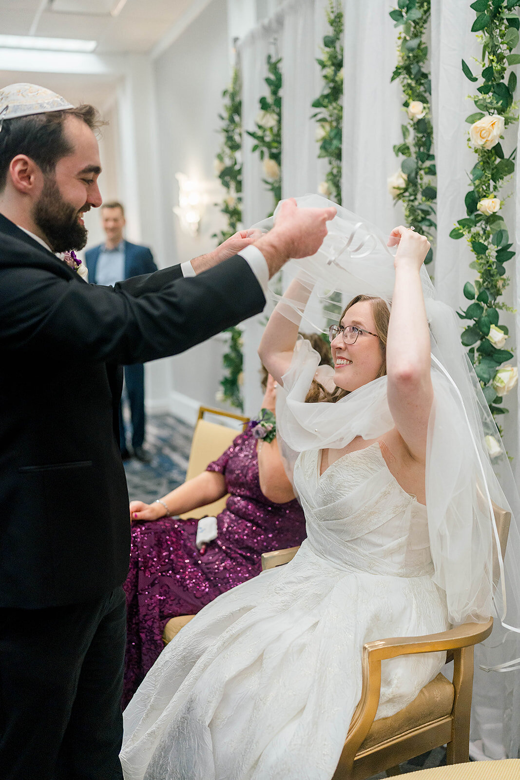 Eliana-Melmed-Photography-Chicago-LosAngeles-Jewish-WeddingPhotography-KabbalatPanim-00131