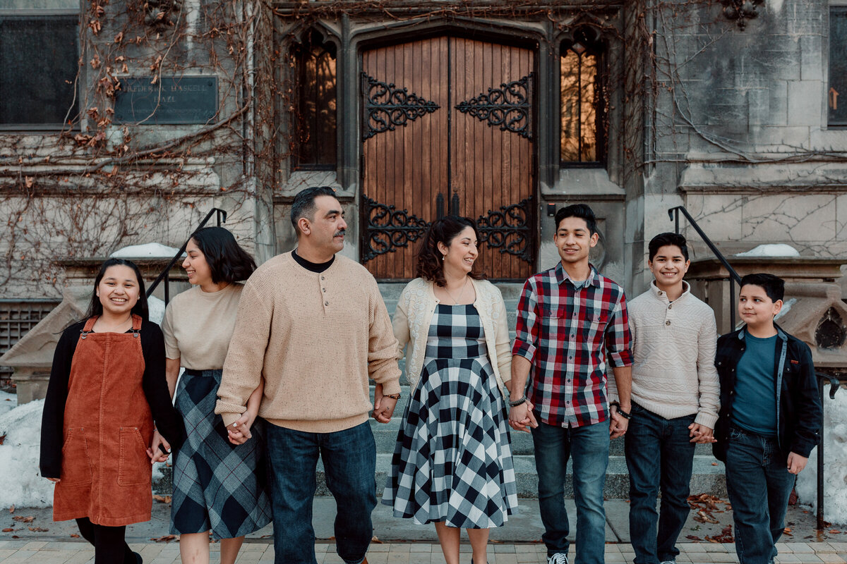 Marlen-family-University-of-Chicago-Campus-43