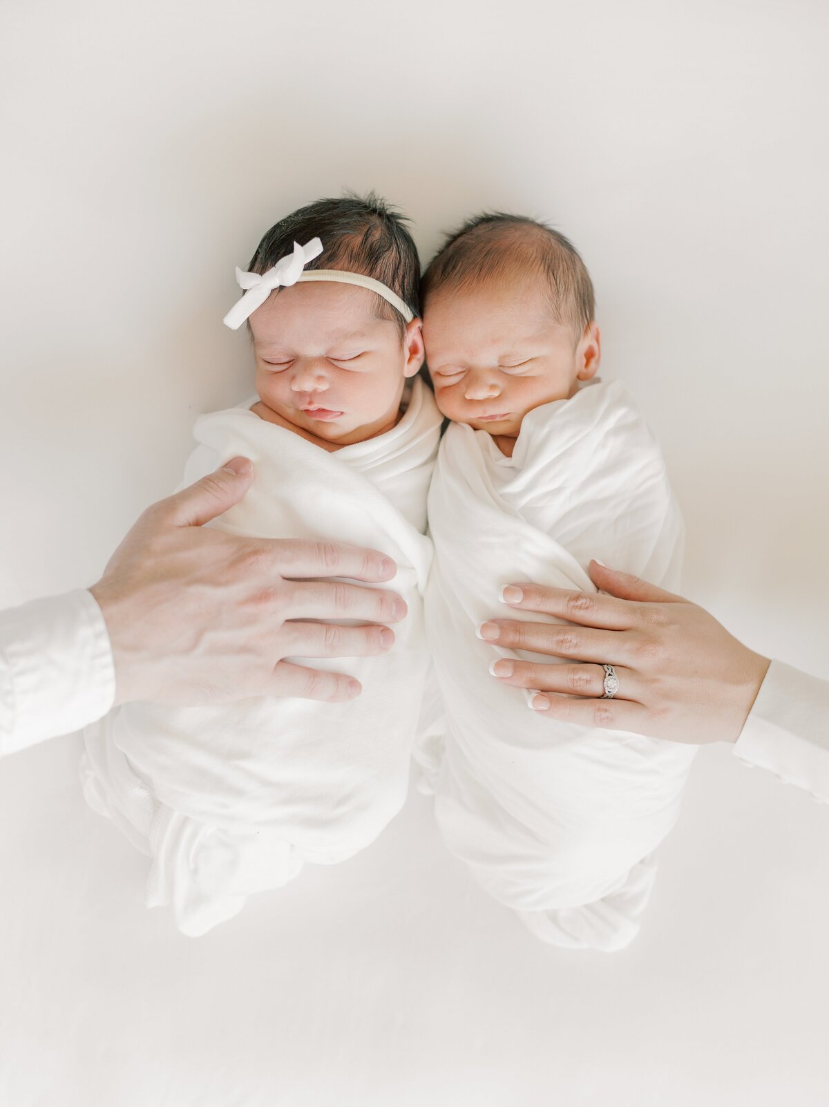 twin-newborn-photos-28-1