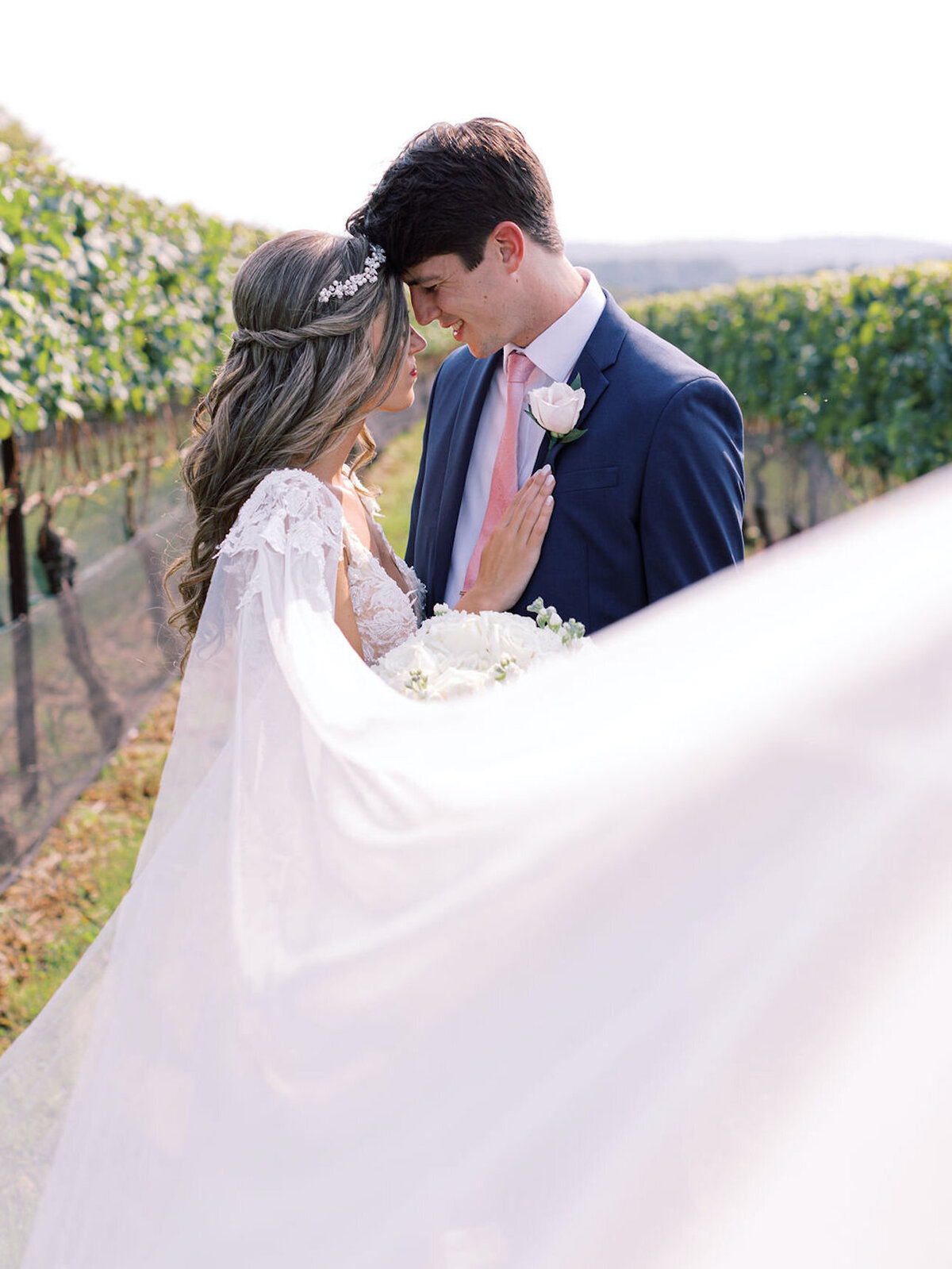 Megan-Brandon-Stone-Tower-Winery-Wedding-The-finer-points-event-planning-Kir2ben-photography00023
