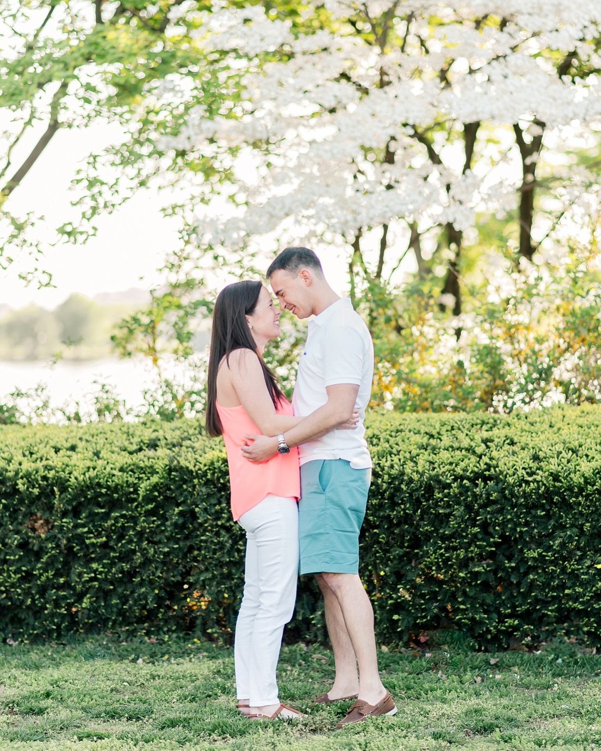Springtime_Washington_DC_Engagement_Portraits_photo_0095