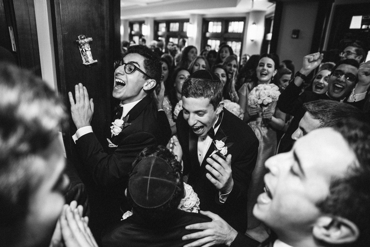 Candid wedding photo from Temple Emanuel in Closter NJ
