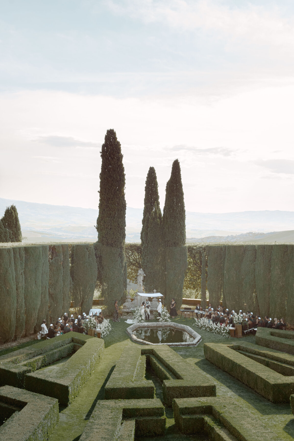Flora_And_Grace_LaFoce_Tuscany_Editorial_Wedding_Photographer-12