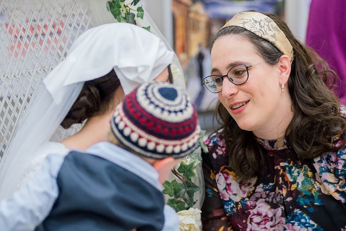 Eliana-Melmed-Photography-Chicago-LosAngeles-Jewish-WeddingPhotographer-CarmiKalman-KabbalatPanim-00112