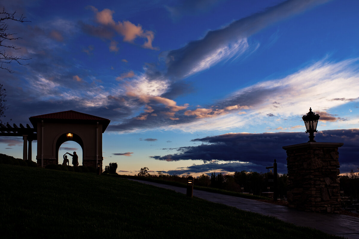Blue-hour-silhouette-at-Childress-Vineyards-showcasing-the-blue-and-purple-sky-and-the-architecture-of-a-gazebo-on-the-property