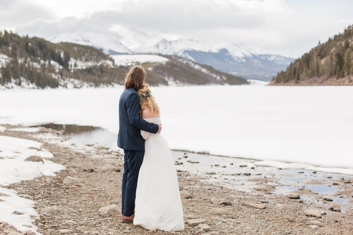 Jared & Elizabeth Sneak Peek (27 of 44)