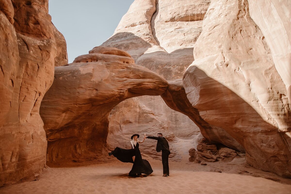 Sand Dune arch elopement in Moab
