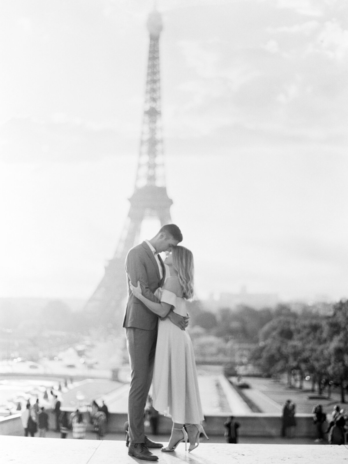 paris-engagement-session-eiffel-tower-engagement-session-paris-wedding-photographer-mackenzie-reiter-photography-8