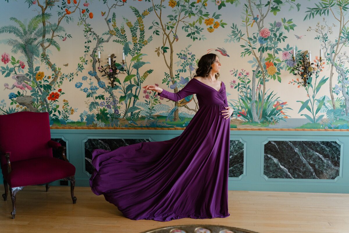 Maternity_Photography_at_Villa_Terrace_in_Milwaukee-16