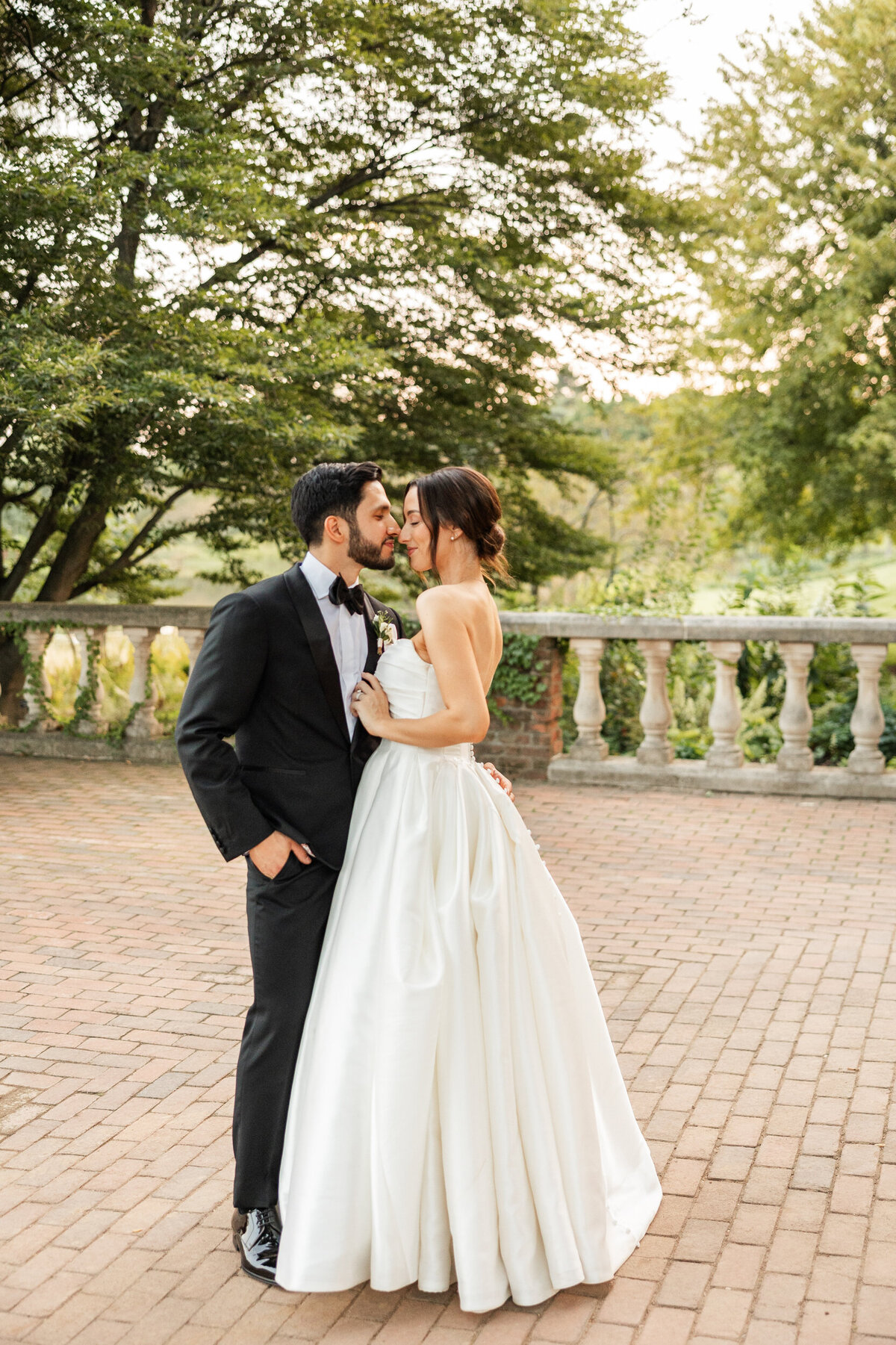 chicago-botanic-garden-wedding-summer-alex-ferreri--63