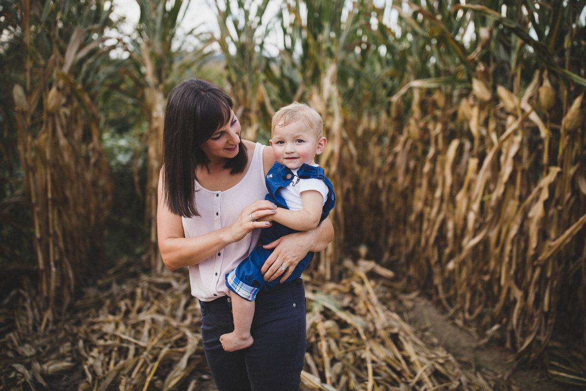 southwest-virginia-mom-baby-cornfield-photos