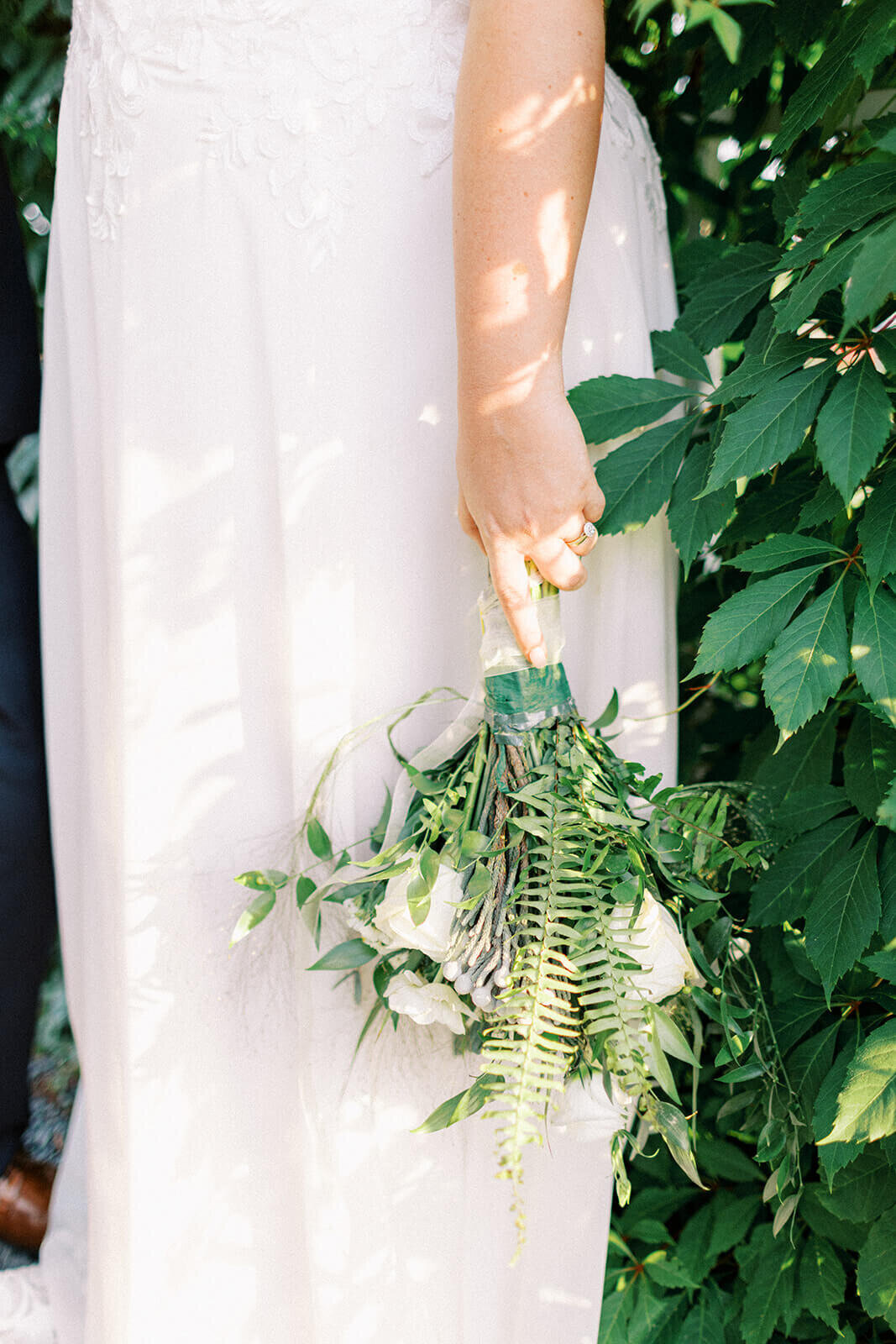 bride-with-greenery