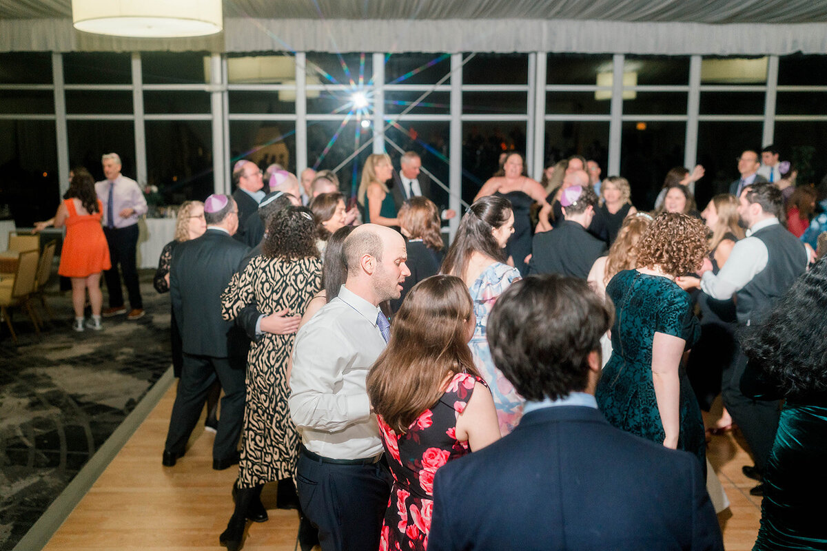 Eliana-Melmed-Photography-Chicago-LosAngeles-Jewish-WeddingPhotography-Dancefloor-00197