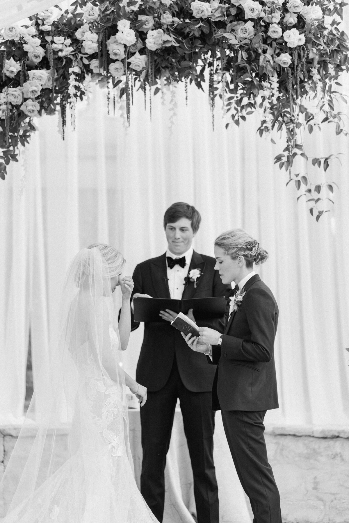 Austin-LGBTQ-Wedding-Photographers-AlexPaige-AllanHouse-featherandtwine60