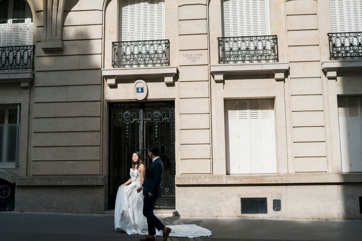 006-Destination-Wedding-Elopement-Photographer-Paris-Cinematic-Editorial-Luxury-Fine-Art-Lisa-Vigliotta-Photography