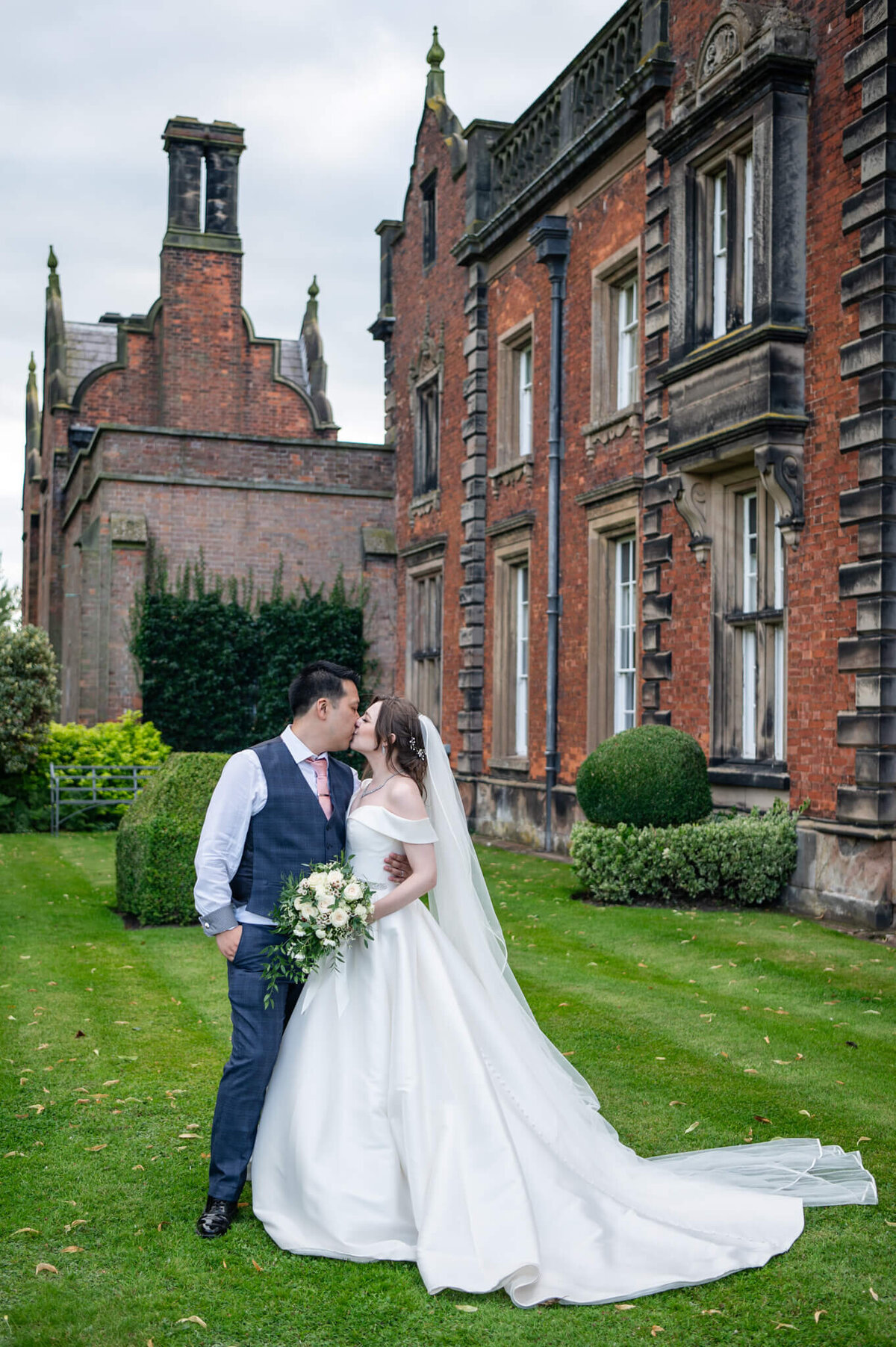Chloe Bolam - Cheshire Shropshire UK Wedding Photographer - Capesthorne Hall Wedding Photographer - V&S - 12.08.23 -268