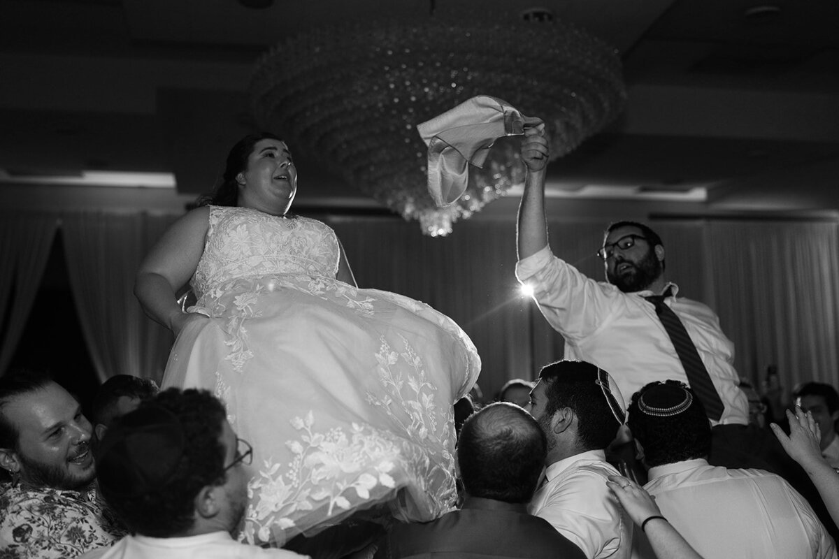 Eliana-Melmed-Photography-Chicago-LosAngeles-Jewish-WeddingPhotography-ElianaSklar-Simcha-00047
