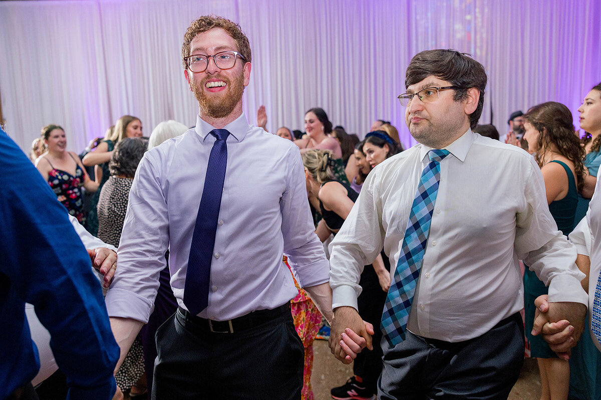 Eliana-Melmed-Photography-Chicago-LosAngeles-Jewish-WeddingPhotography-ElianaSklar-Simcha-00021