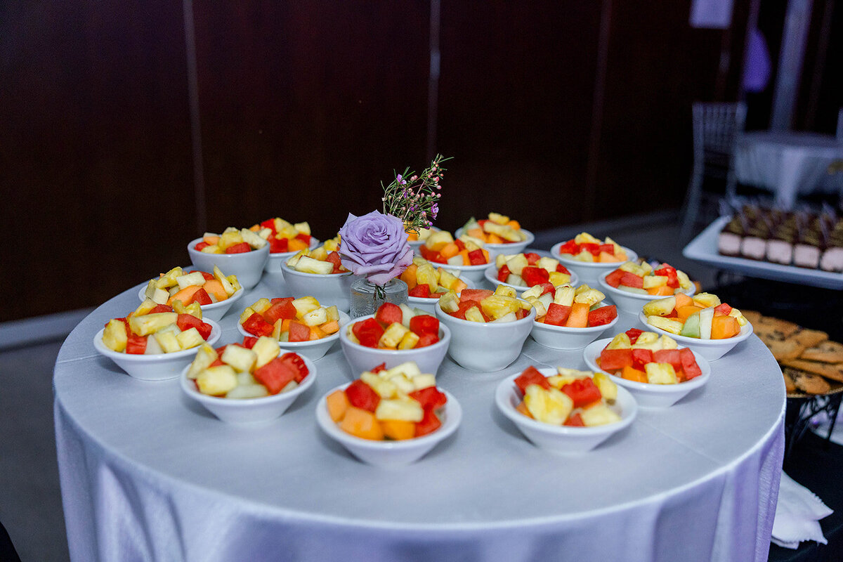 Eliana-Melmed-Photography-Chicago-LosAngeles-Jewish-WeddingPhotography-ElianaSklar-DanceFloor-00283