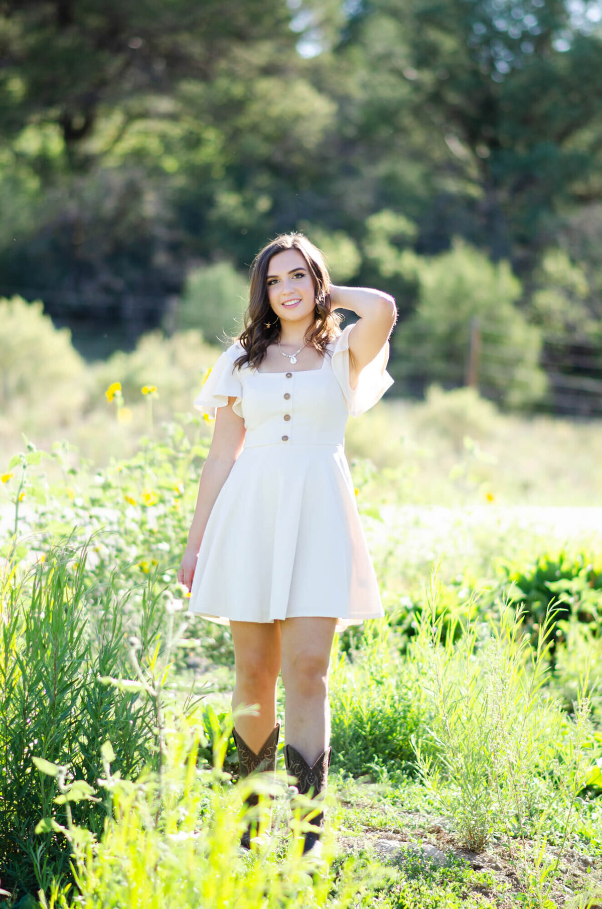 senior-session-with-sunflowers